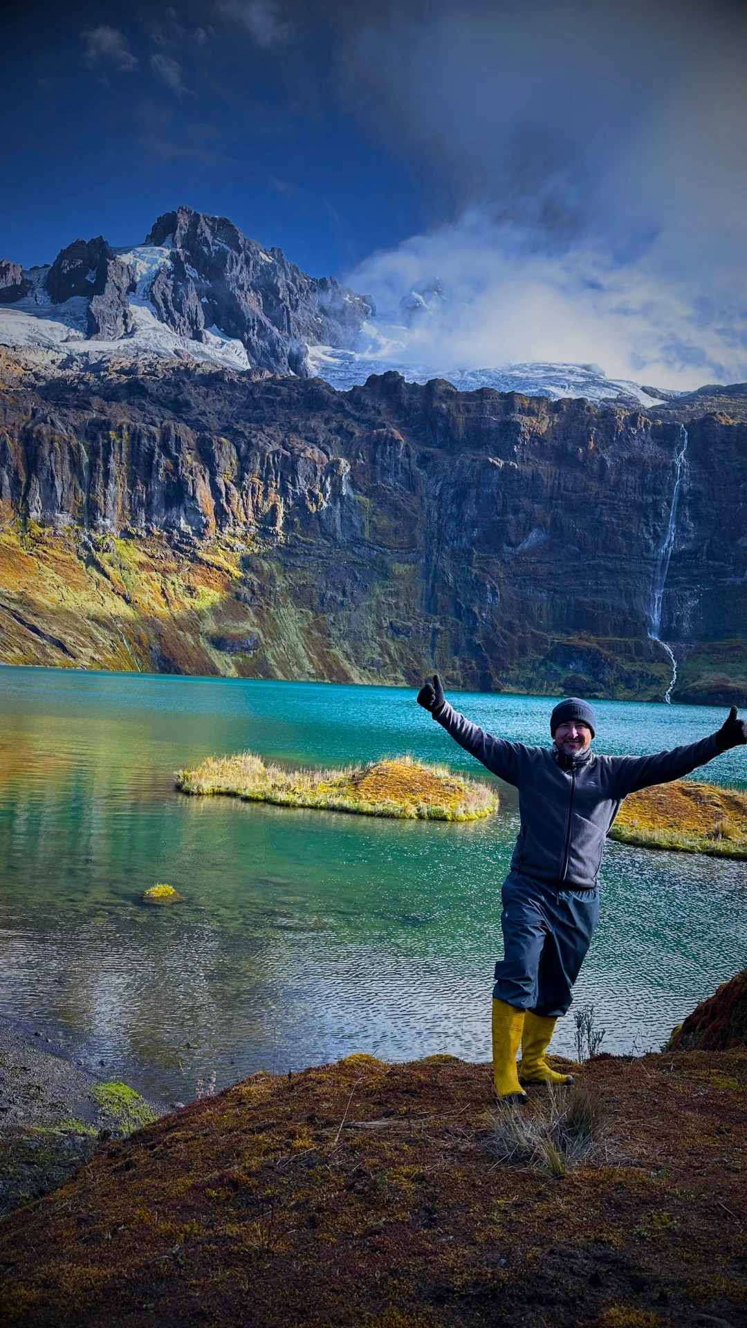 Volcán El Altar Laguna Azul